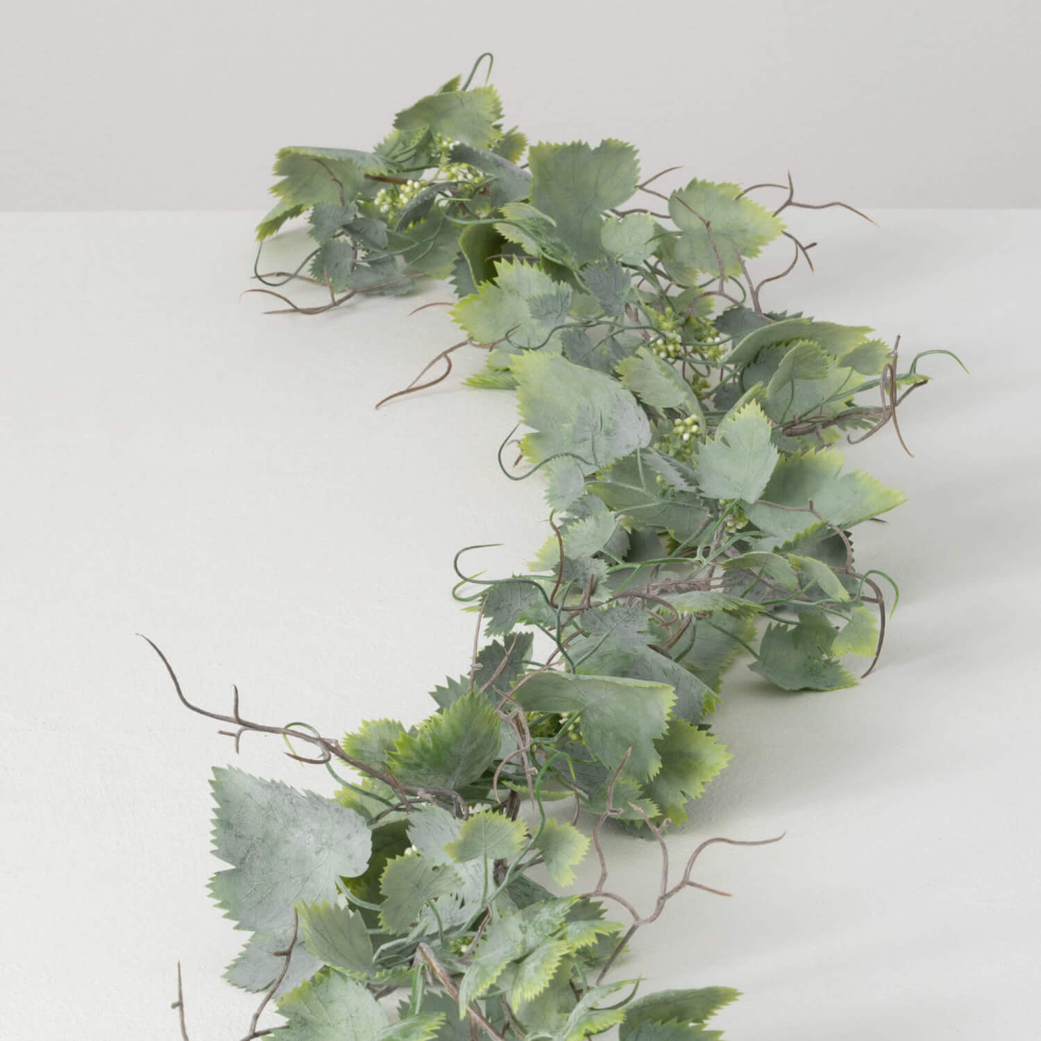 GRAPE IVY LEAF GARLAND