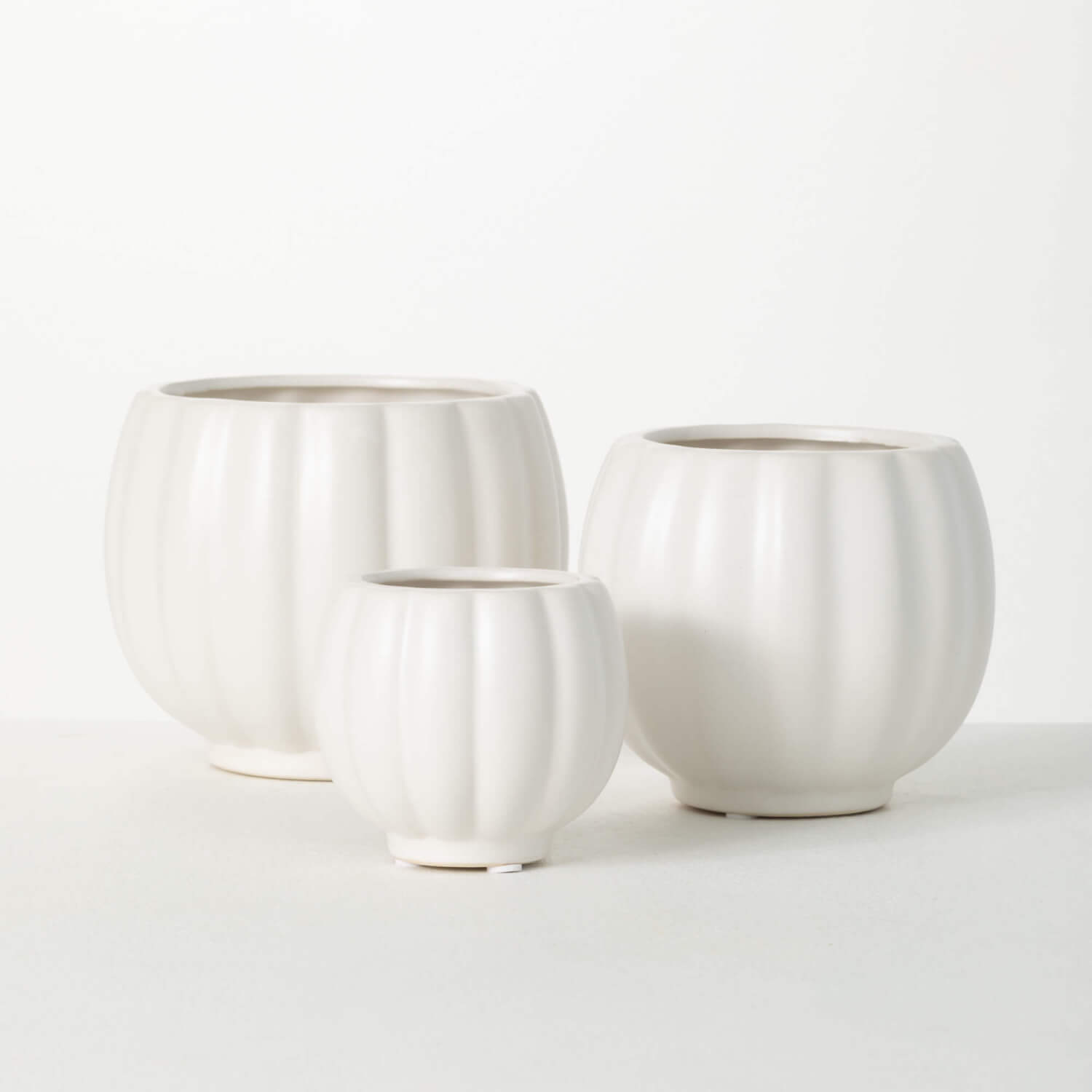 WHITE RIBBED CONTAINER SET