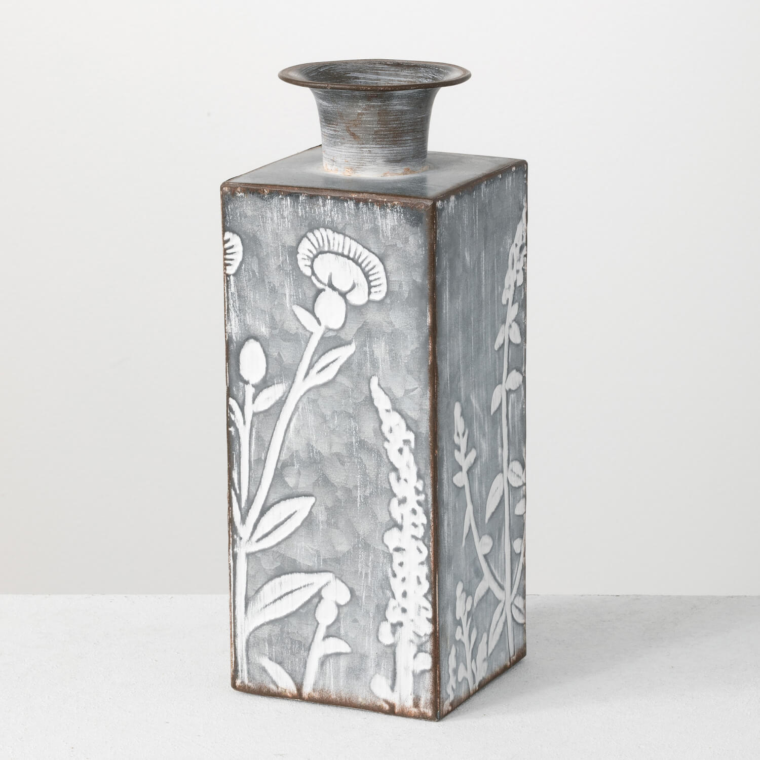 FLOWER PATTERNED VASE