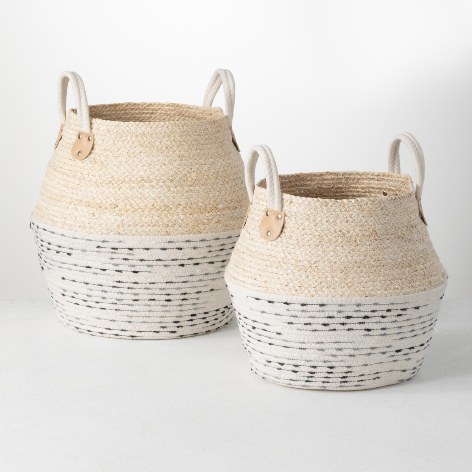 WHITE AND GRAY JUG BASKET SET2