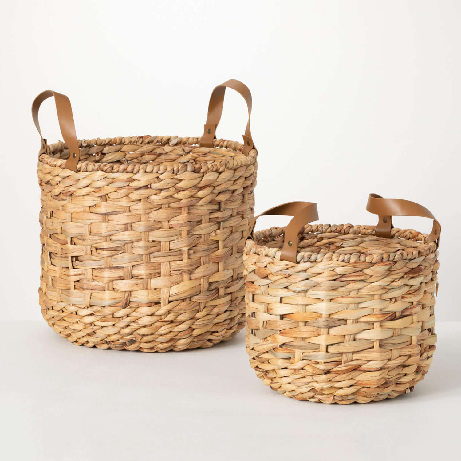 HANDLED WOVEN WICKER BASKET