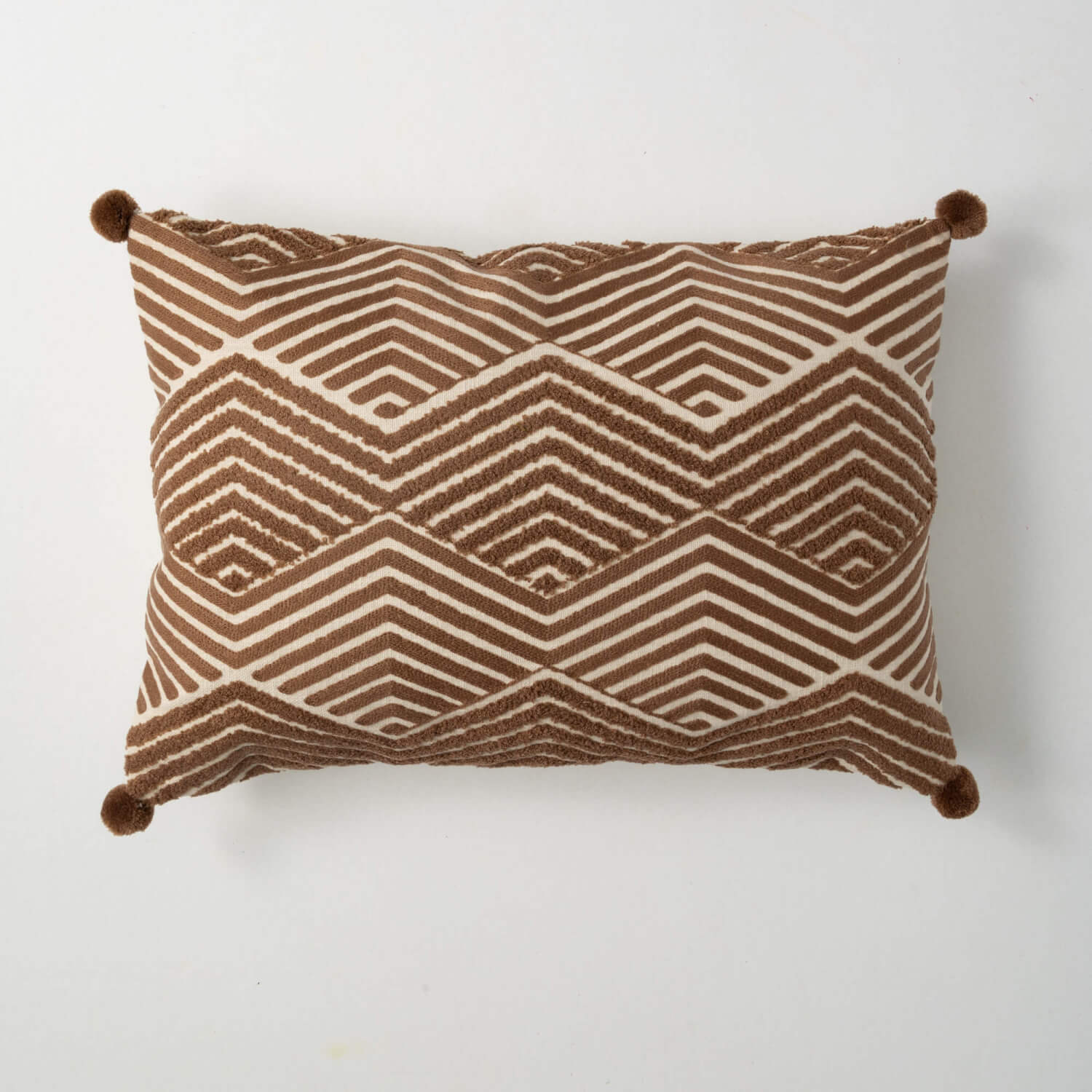 GEOMETRIC PRINT ACCENT PILLOW