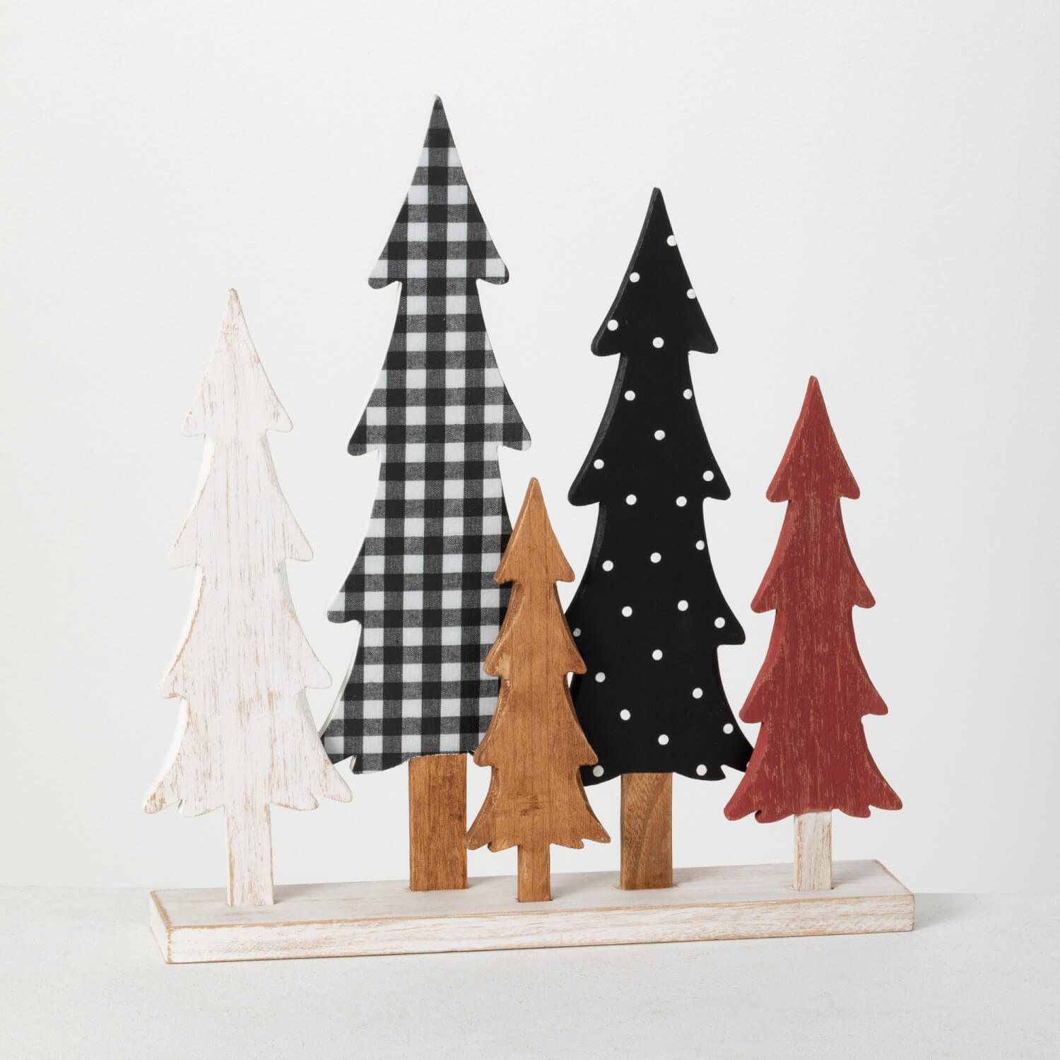 WOODEN TREE SCENE