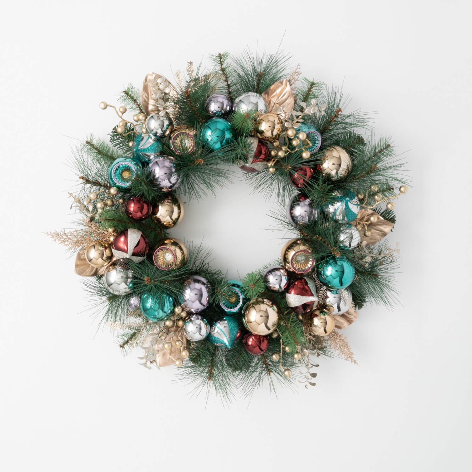 VINTAGE PINE BALL WREATH